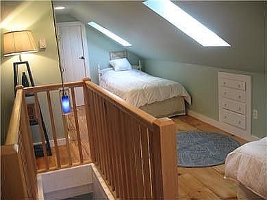 New uptairs sleeping loft w/1/2 bath