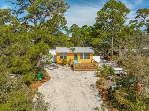973 W Pine Ave, Eastpoint, FL 32328