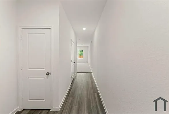 2107 Burnwood St — Photo 4