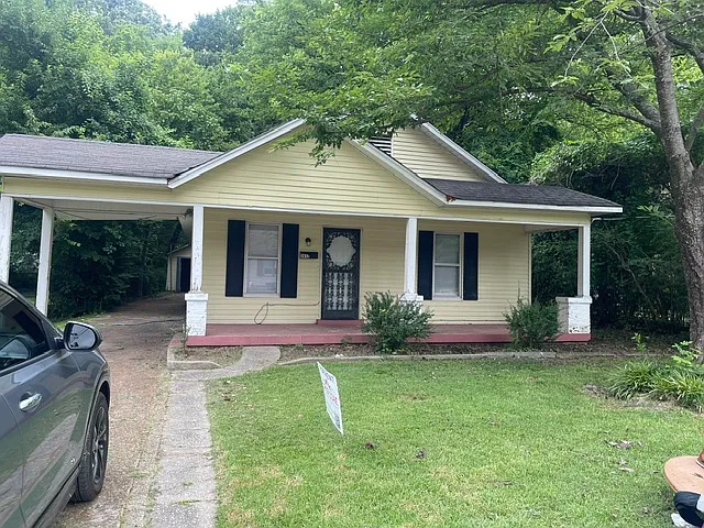 3652 Faxon Ave — Photo 1