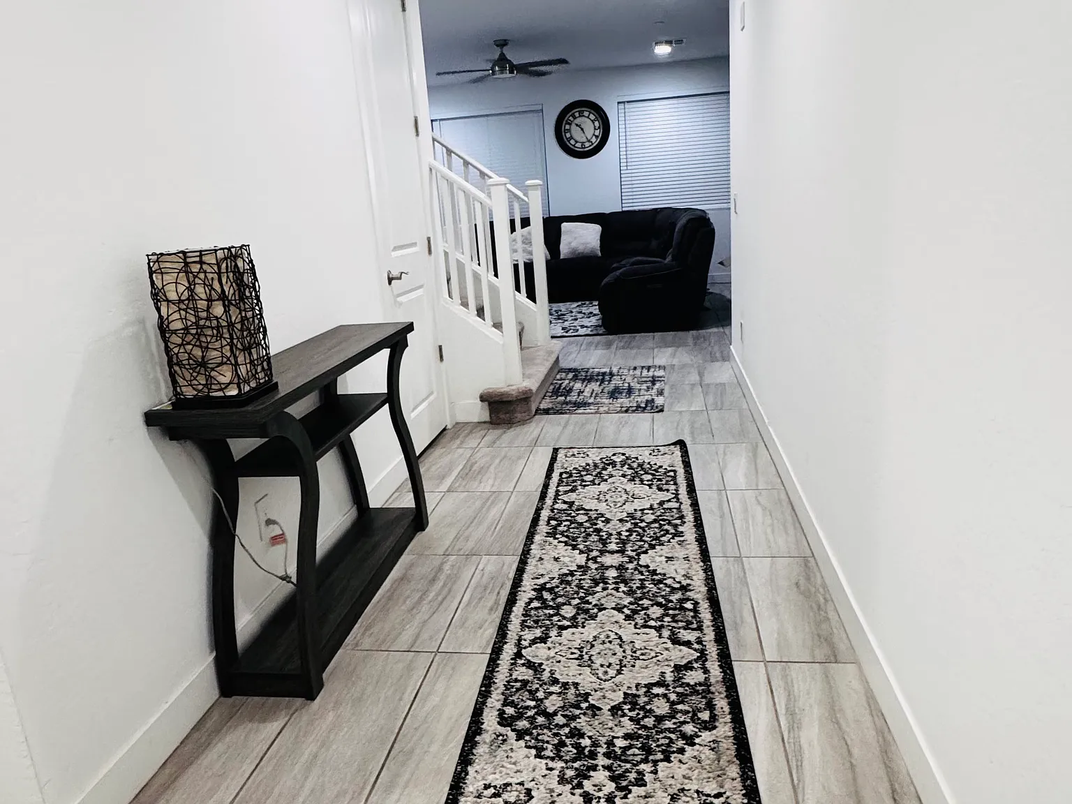 4 bed, 2374 sqft, $2,800 — Photo 2