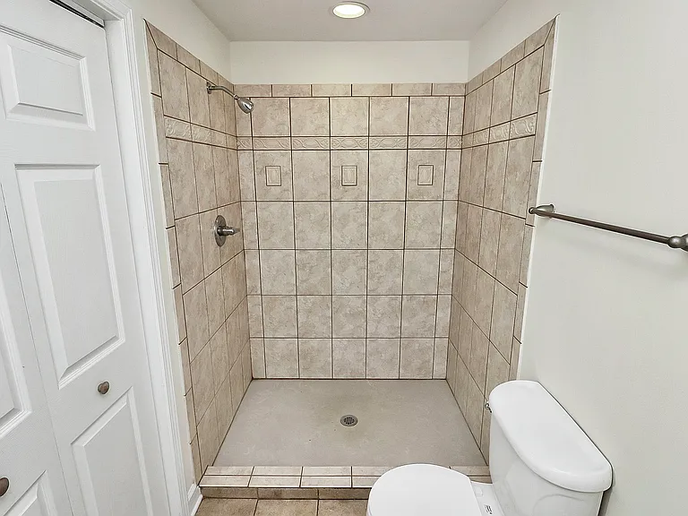 1005 Rainbow Dr — Photo 24