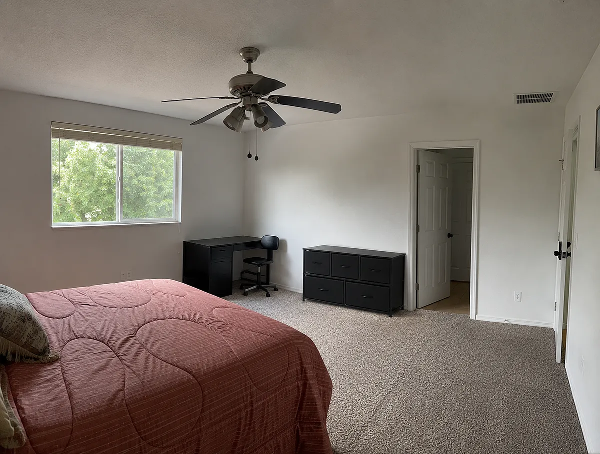Photo 2 of 9 - 4853 Cape Hatteras Dr #2 - Clermont, FL Building Photo - 4853 Cape Hatteras Dr #2