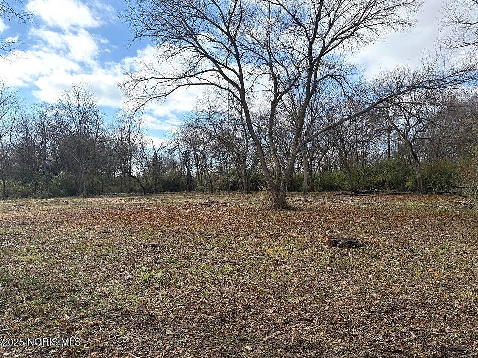 2nd image of 1350 N Genoa Clay Center Rd