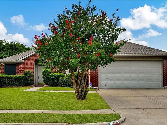 3rd image of 5014 Eastcreek Dr