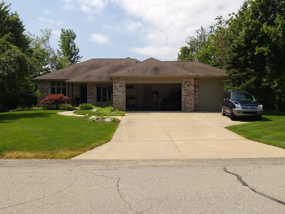 1st image of 3704 Monarch Dr NE