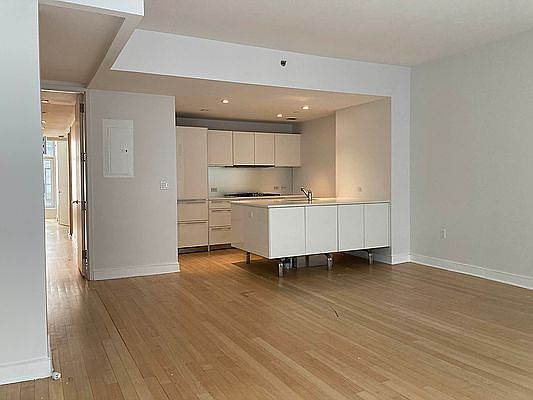 1st image of 5 E 44th St APT 9