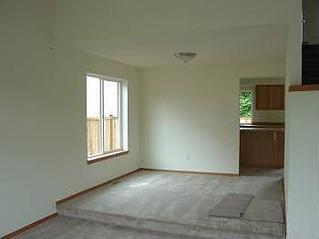 5th image of 413 Green Acres Pl