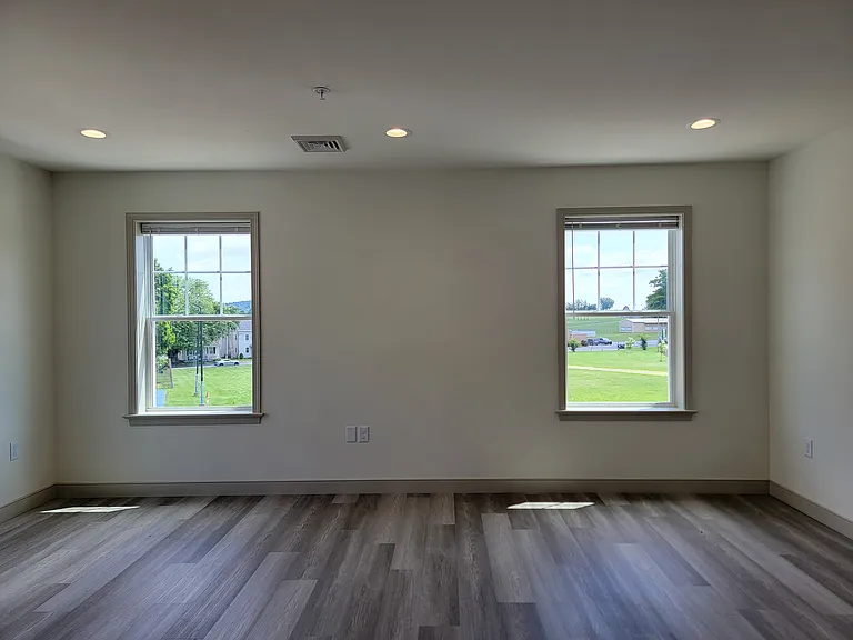 11 Yacht Ave #C — Photo 8