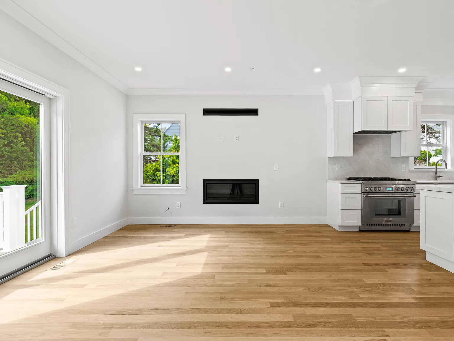 4 bed, 4.5 bath, 2837 sqft, $12,750 — Photo 3