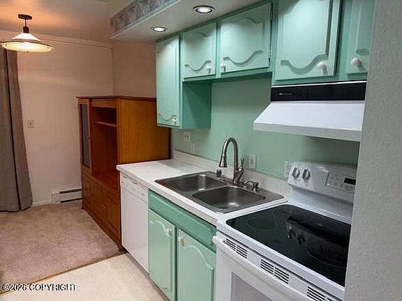 4th image of 2400 Barrow St APT 202