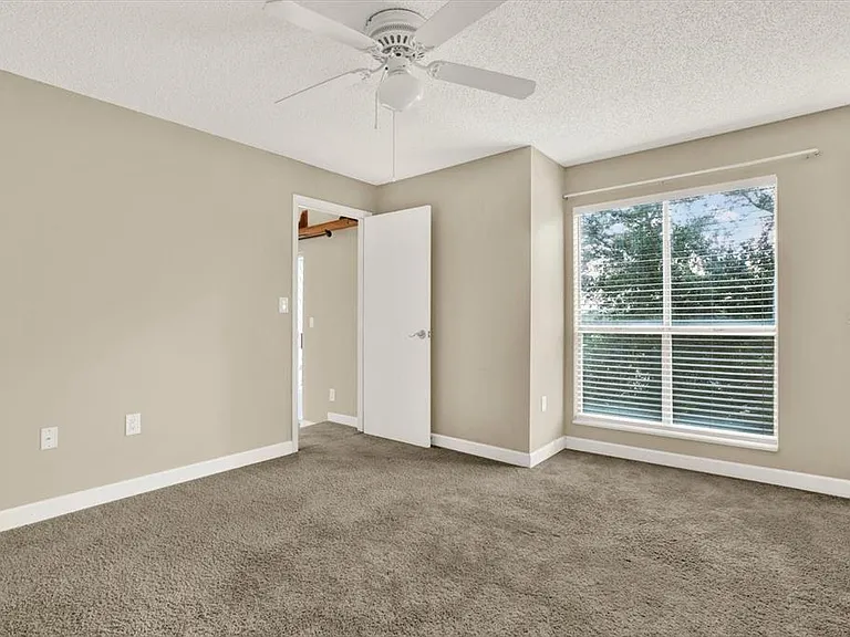 115 112th Ave NE #810 — Photo 16