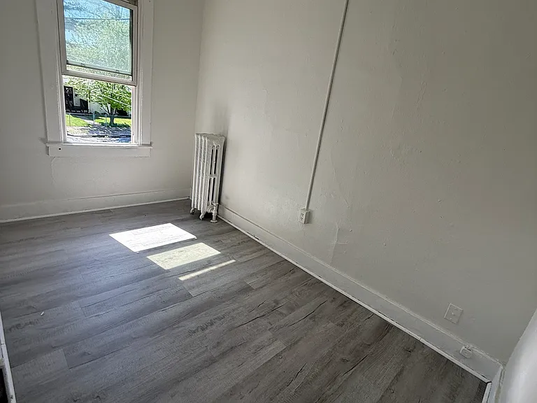 1431 Sanderson Ave — Photo 7