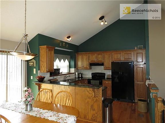 Eat-In Kitchen with Breakfast Bar.