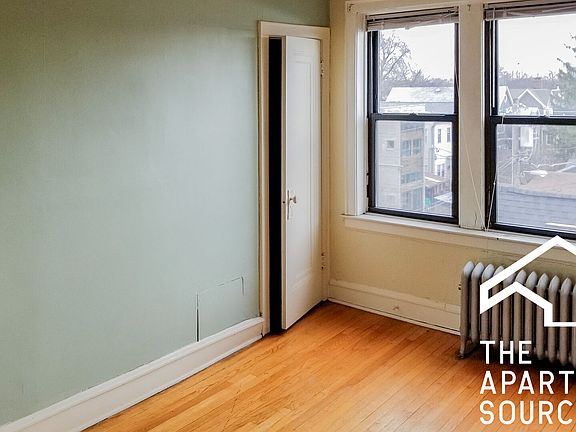 5th image of 4541 N Leavitt St APT 3