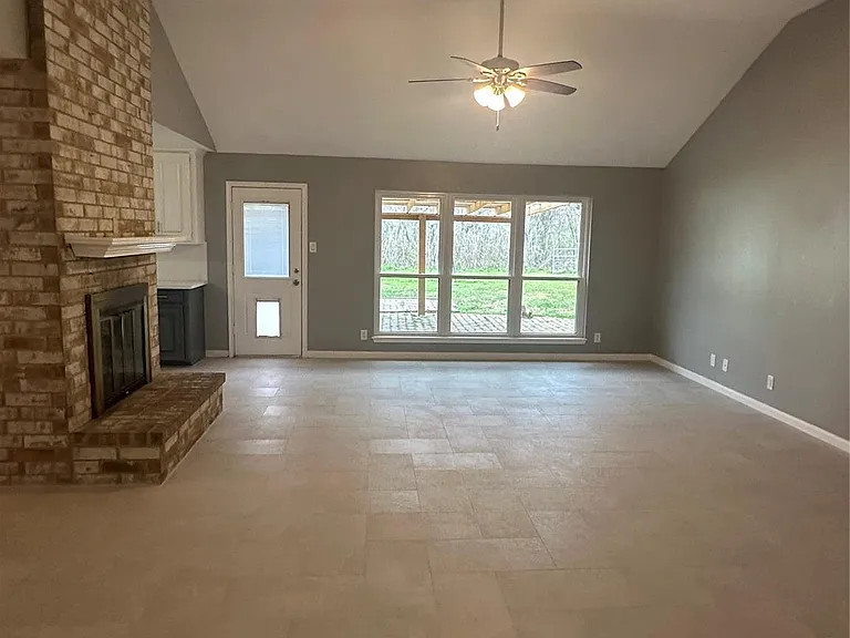 501 Cindyrella Dr — Photo 8