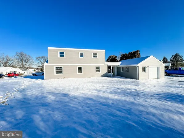 12 Norman St, Aston, PA 19014