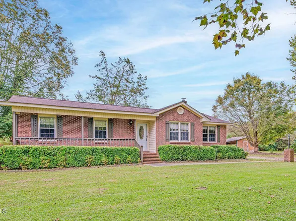 317 Futrell Loop Road, Richlands, NC 28574