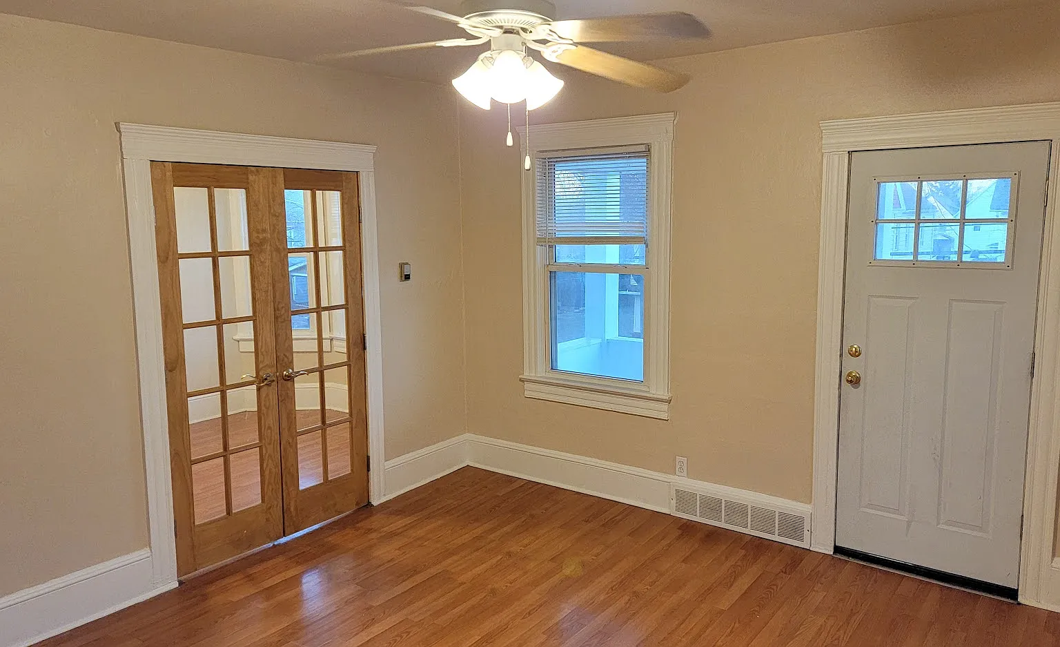 2 bed, 750 sqft, $800 — Photo 2