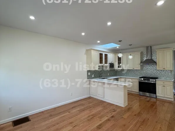 (undisclosed Address), Middle Village, NY 11379