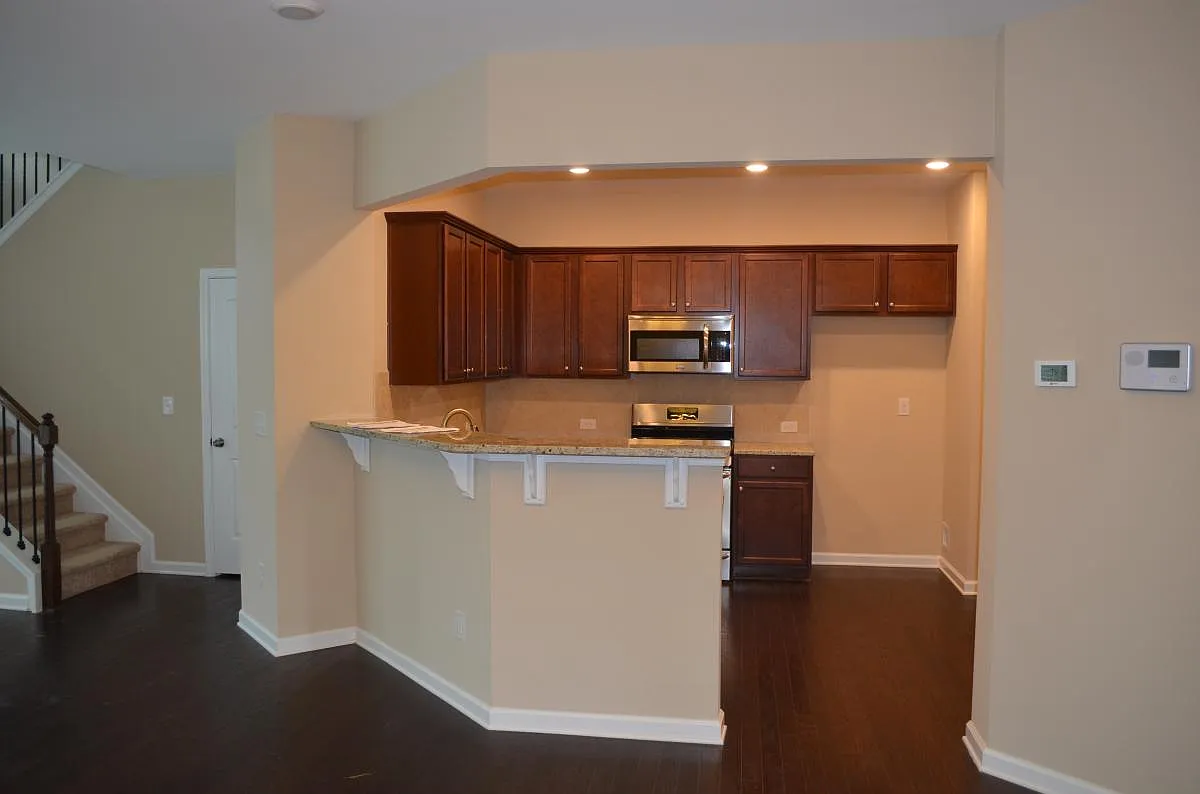 3 bed, 2.5 bath, 1864 sqft, $2,750 — Photo 4