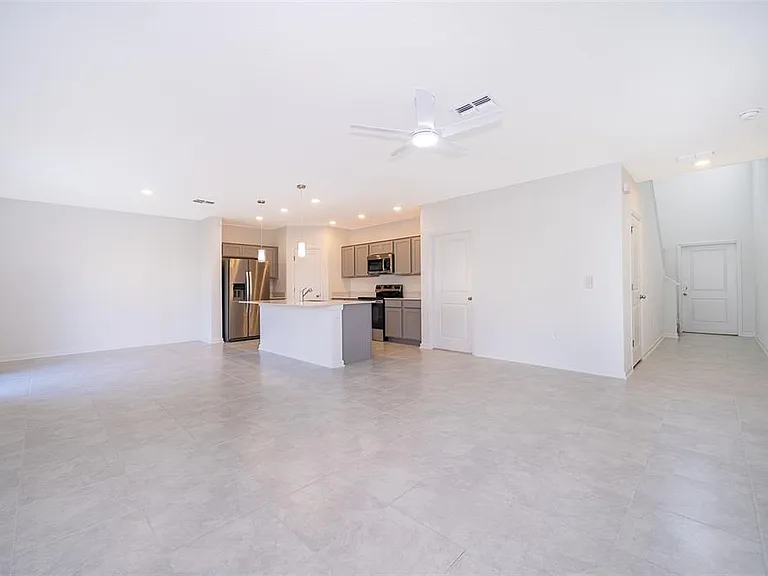 2723 Gentle Rain Dr — Photo 3