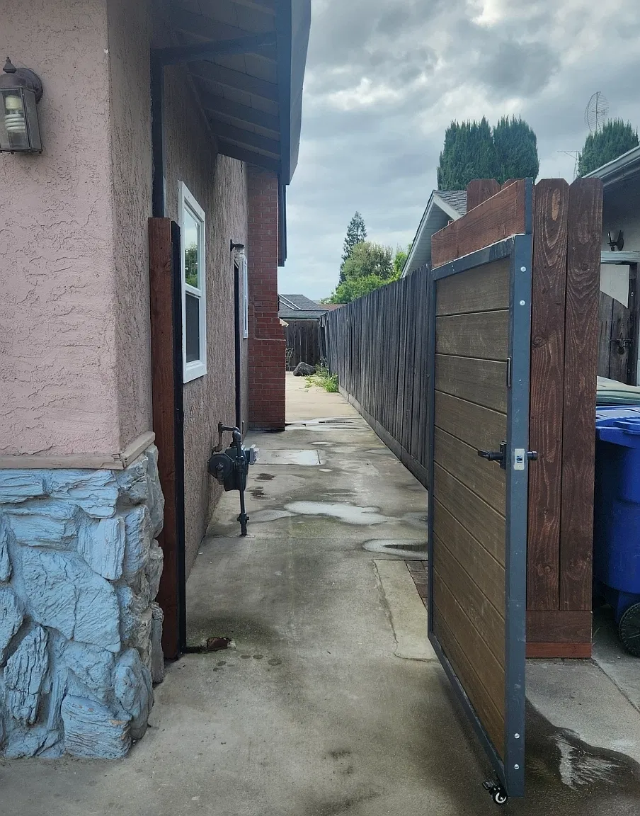 3225 Napier Dr — Photo 1