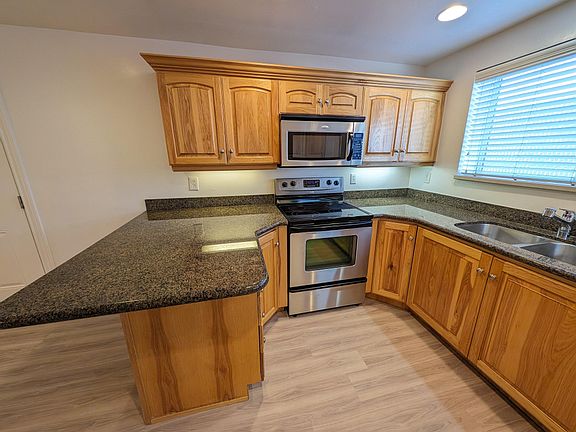 3rd image of 1000 E Center St APT 3