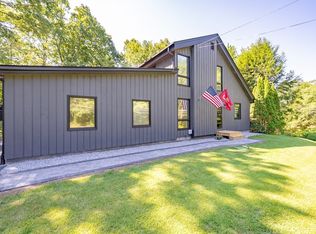 8 Old New England Path, Russell, MA 01071