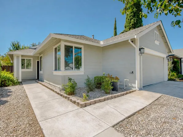 1220 Sun Valley Dr, Woodland, CA 95776