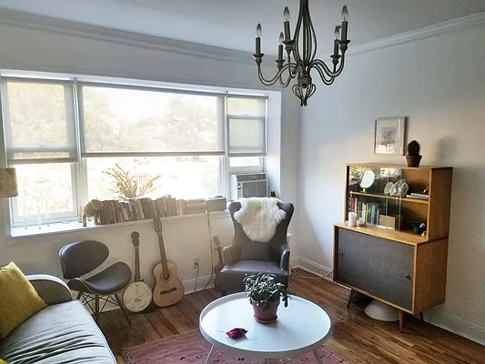 Rented by Chris Stewart, LREB | media 9