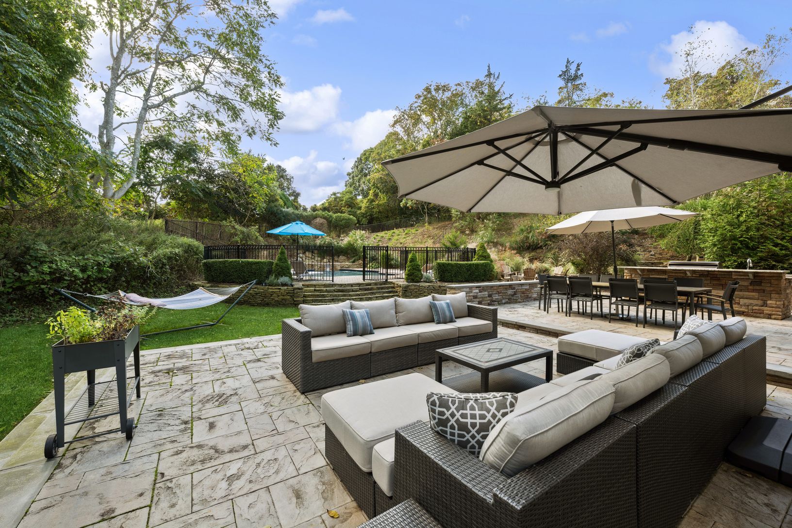  Outdoor Patio Area with Ample Seating