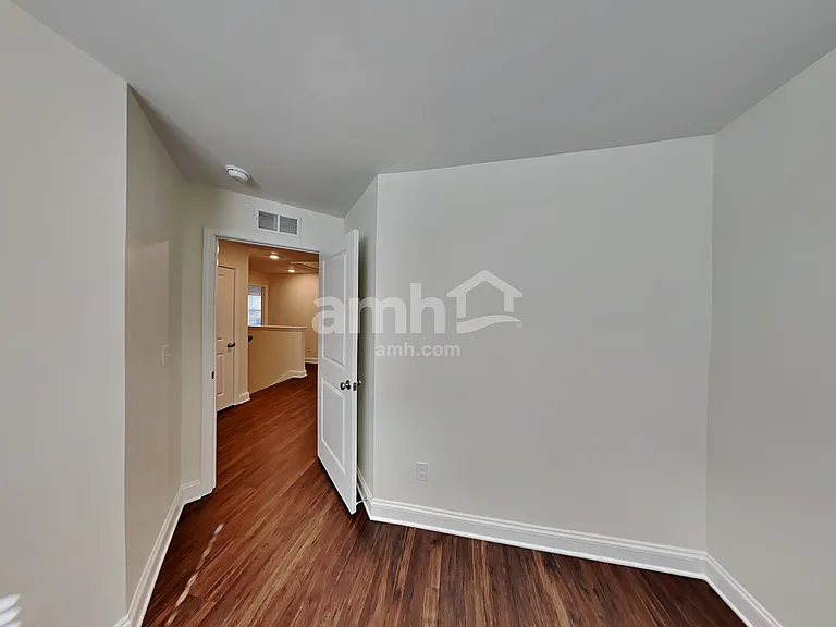 555 Rivermist Dr — Photo 11