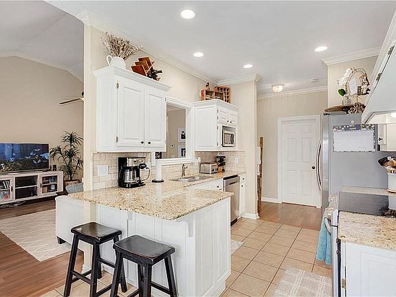 4th image of 2654 E Dewberry Ct