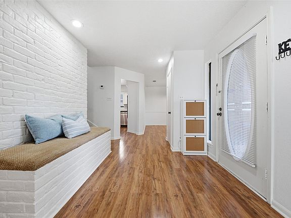 2nd image of 518 Rozelle Ave