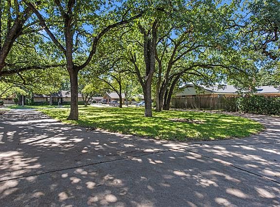 4th image of 1516 Cochise Dr