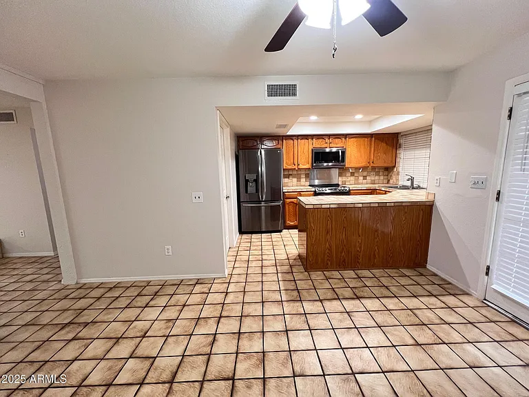 16640 N 29th Dr — Photo 11
