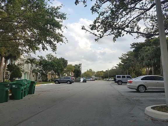 4th image of 8215 San Carlos Cir