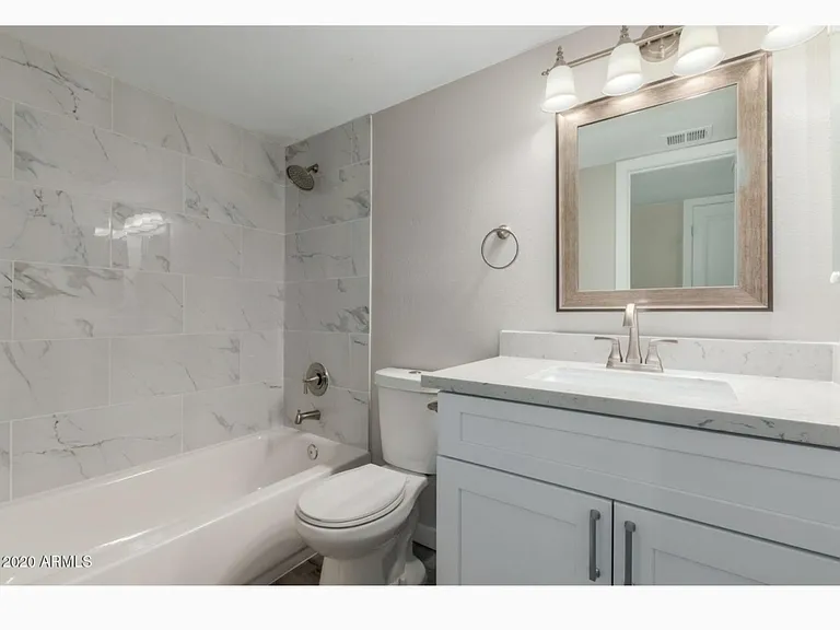 10207 N 8th St — Photo 11