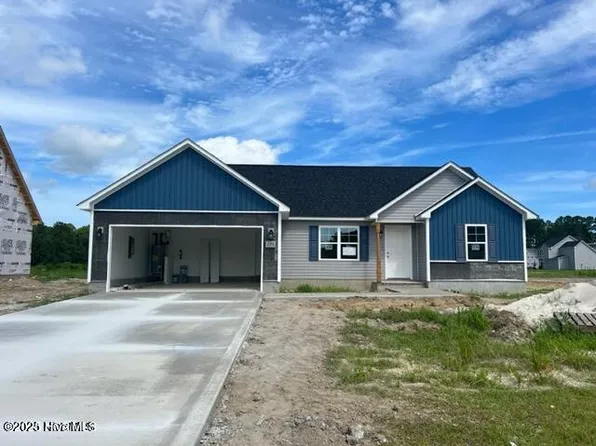 318 Cotton Hill Place, Hubert, NC 28539