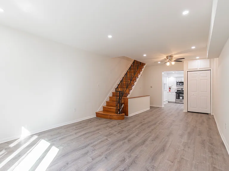 741 S Darien St — Photo 3