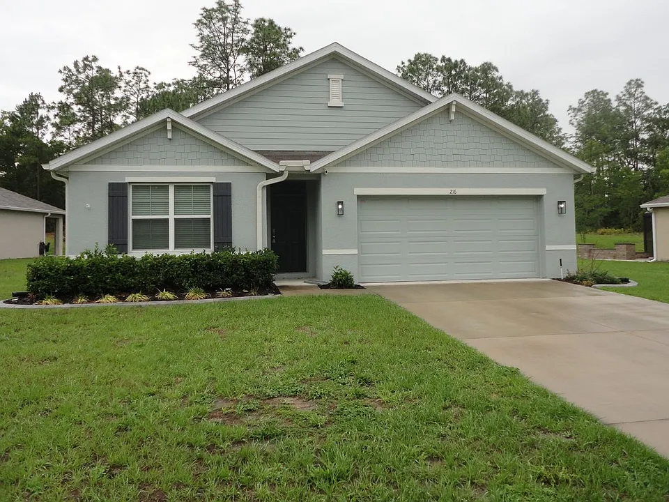 216 Hickory Crse