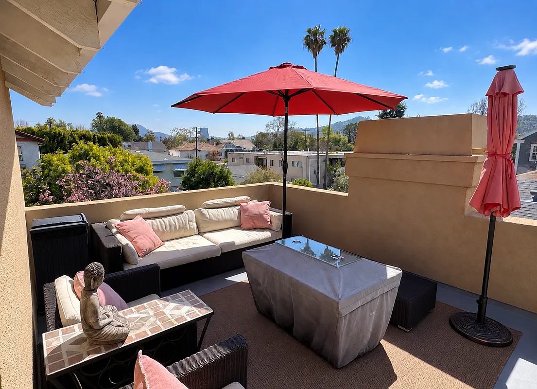 3 bed, 2.0 bath, 1727 sqft, $6,000 — Photo 1