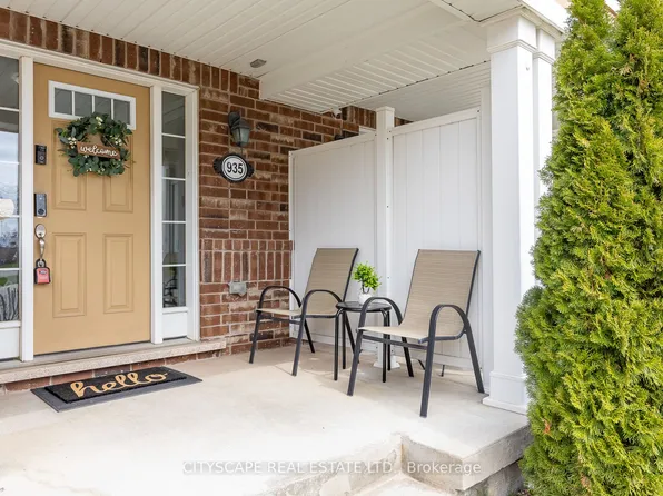 935 Nadalin Hts, Milton, ON L9T 8R2