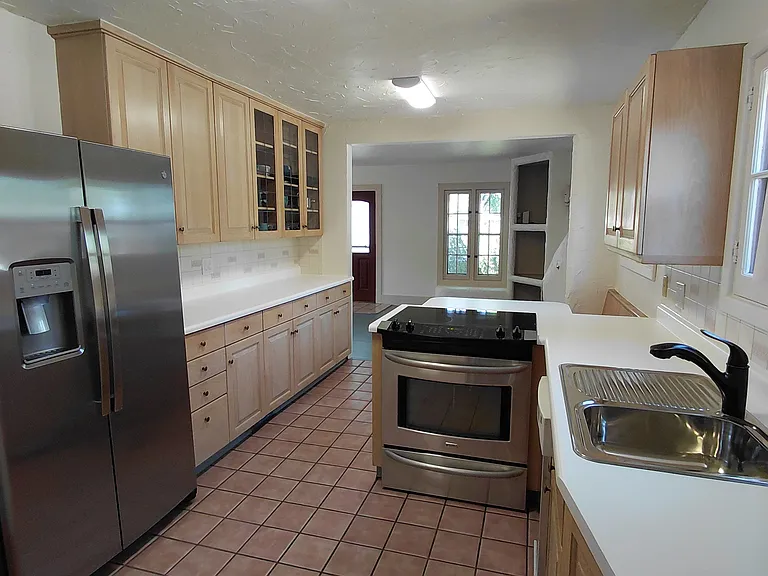 600 W Orman Ave — Photo 8