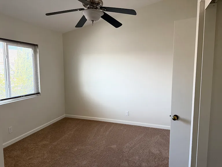 26056 Dunbar Dr — Photo 11