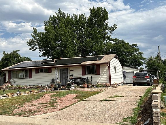 2nd image of 520 Del Norte St