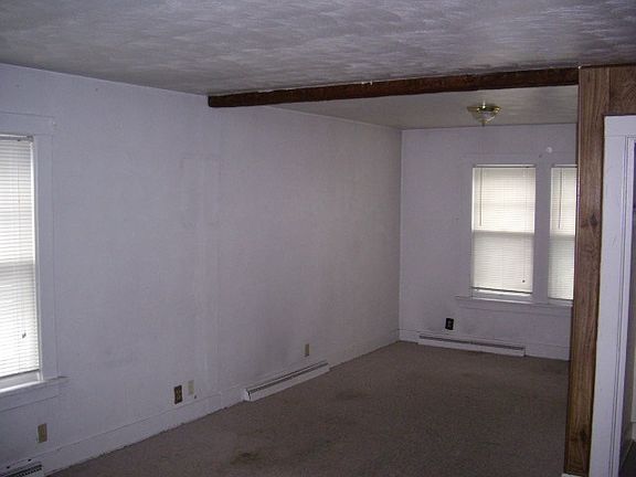 3rd image of 1728 Kemble Ave