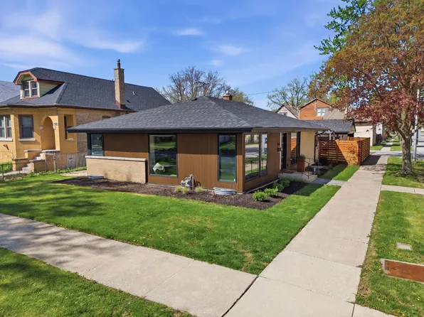 7300 Harvard St, Forest Park, IL 60130