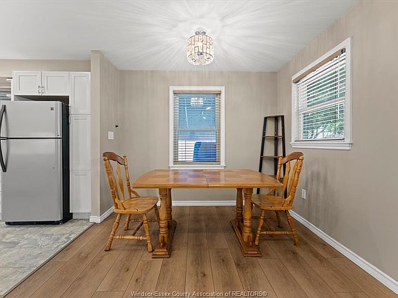 5th image of 3163 Curry Ave